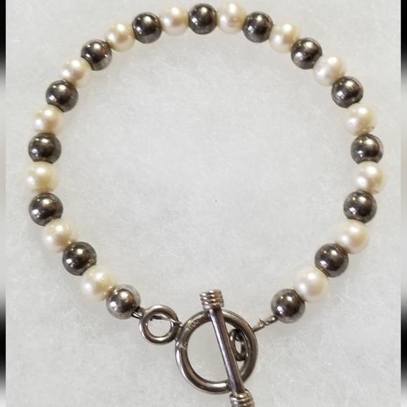 Silpada Sterling Silver & Pearl Bracelet - Picture 9 of 11